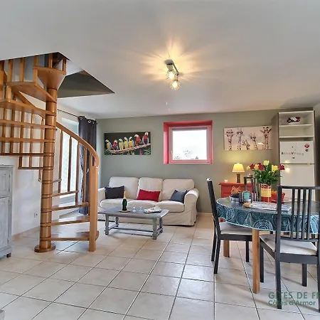 Holiday home Le Coin Des Hirondelles Hillion